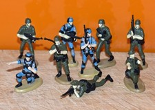 Unknown maker group of 9- toy soldiers x 9 figs - about 4.5 cms high