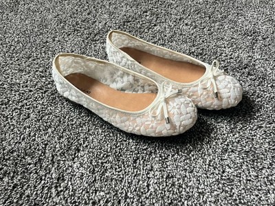 American Eagle Shoes Girls Size 3 Ballet Flats Lacey Fabric Round Toe White