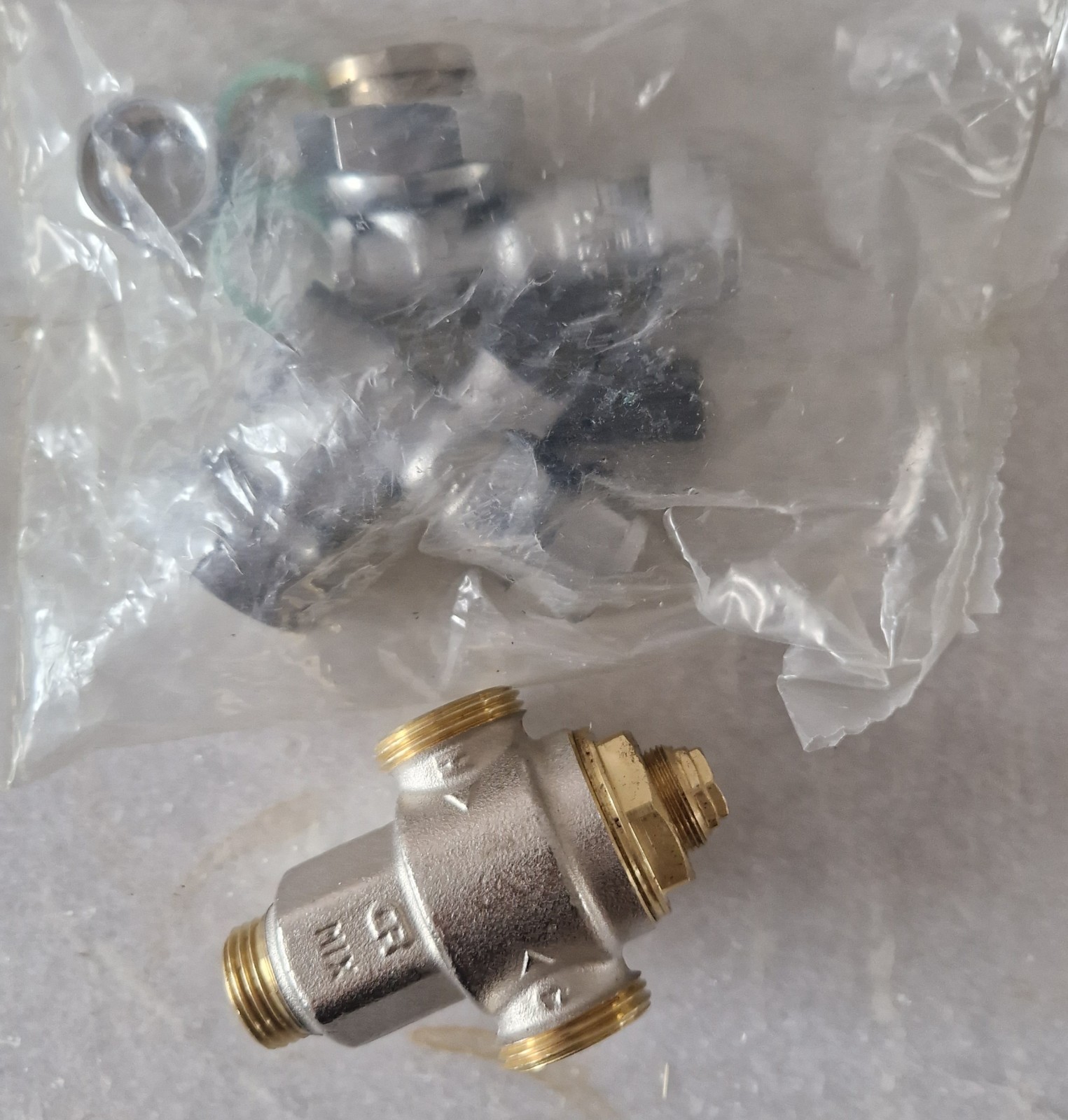 Altecnic 15mm Merchant Mixing Valve With MX Service Valves CA-100827. SEE LISTIN