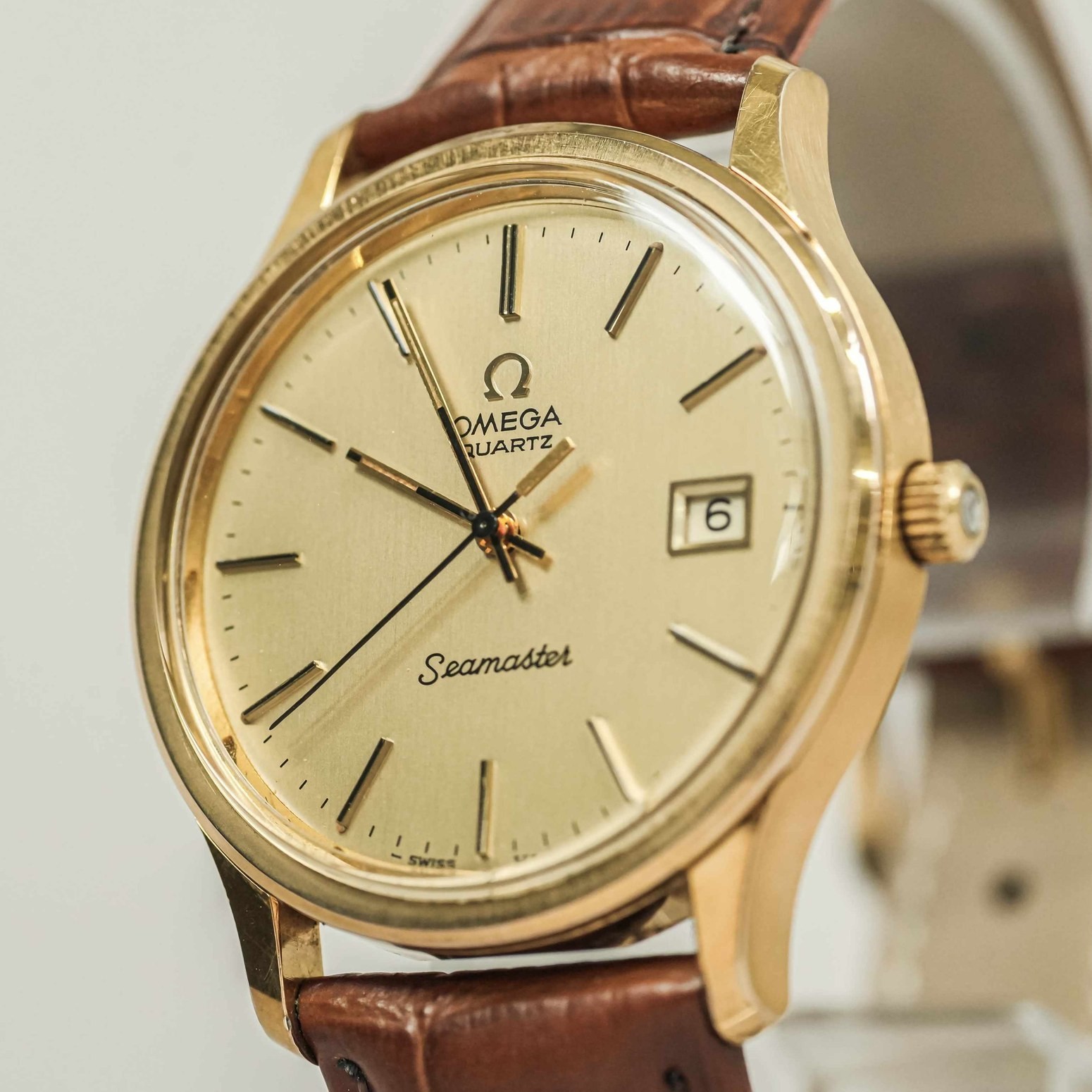 **NEAR OMEGA Seamaster Cal.1342 Qz Push
