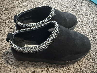Girls  Black Slip-On Closed Toe Slippers, Faux Leather Upper, US 4