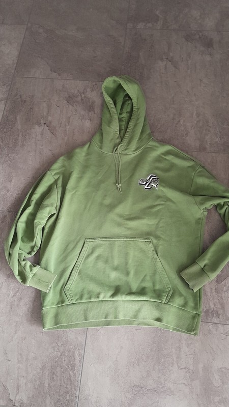 PUMA Santa Cruz  Hoodie Green SIZE Medium SCREAMING HAND BACK PRINT 