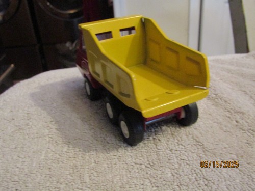 Vintage Tonka Mini Dump Truck Early 1970's Red & Yellow Beautiful 5" Condition - Picture 3 of 8