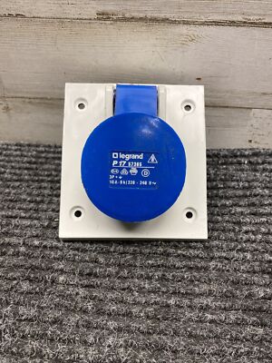 Legrand P17 57365 3+ 16A 220-240V Panel Mounting Socket