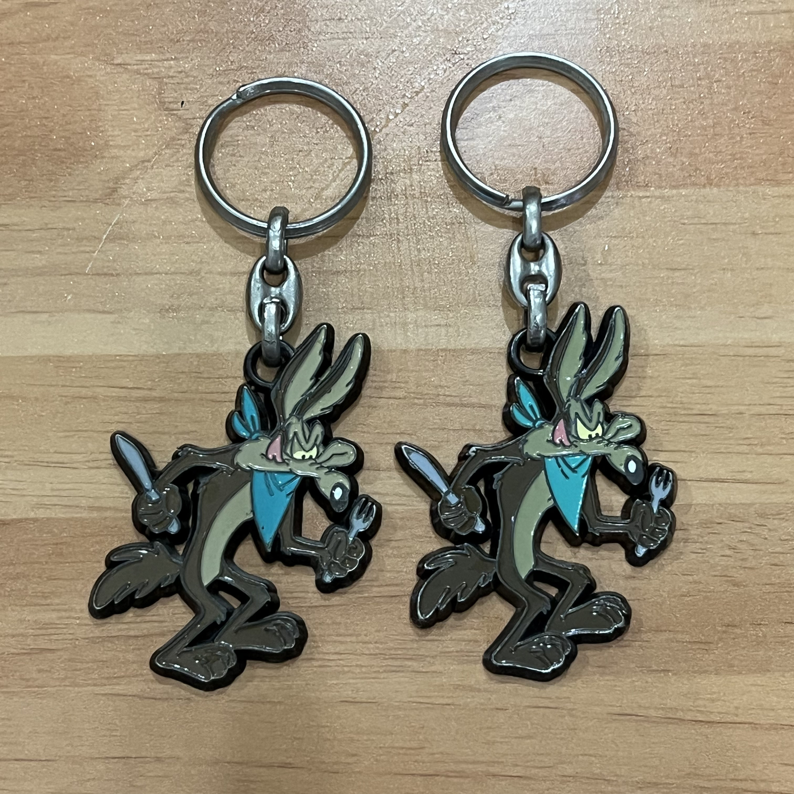 1990s Vintage Wile E. Coyote Looney Tunes Metal Keychain - More Colors Available