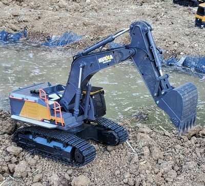 huina excavator rc