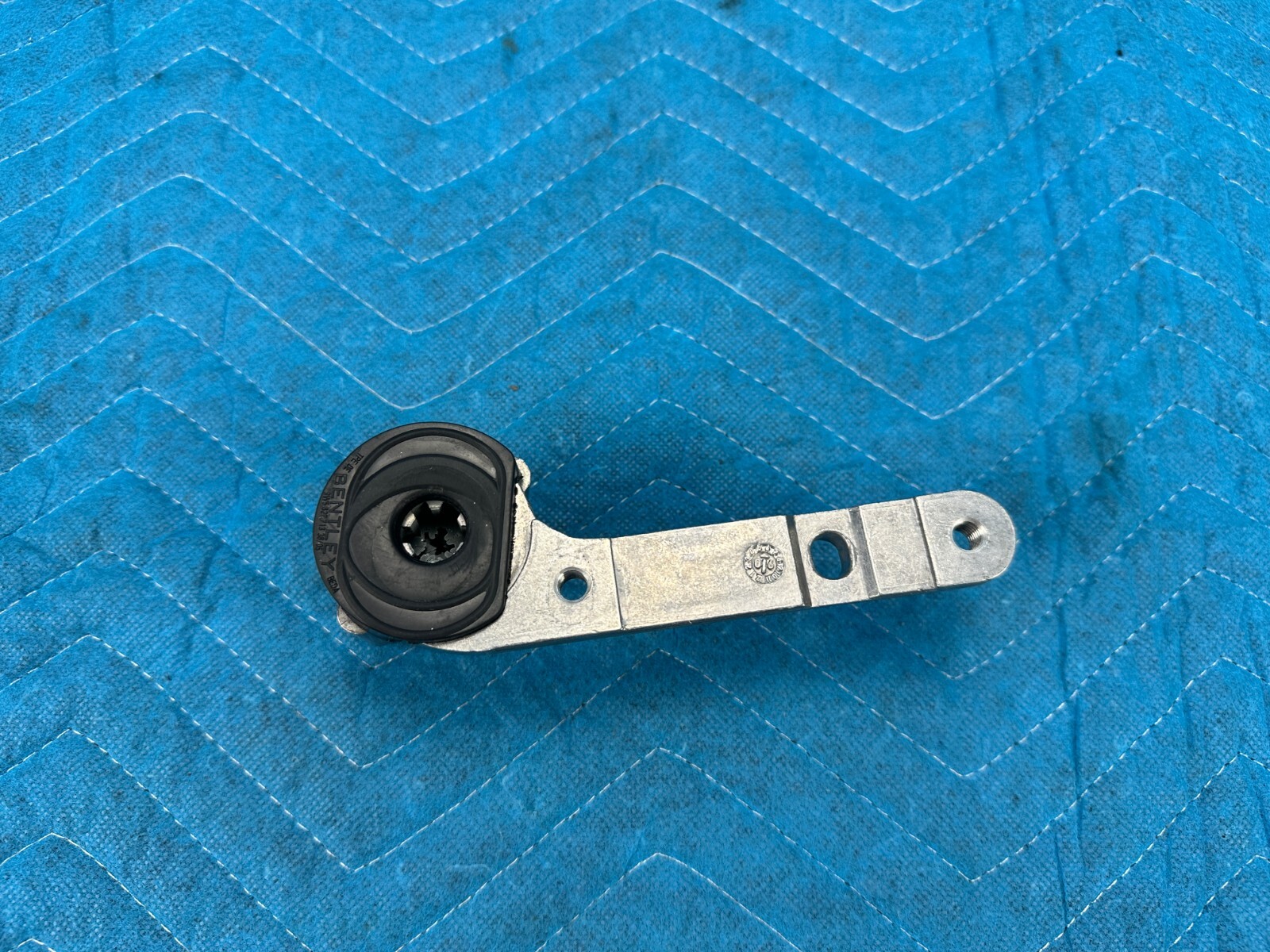 Bentley Continental Flying Spur Trunk Lid Hinge Threaded Plate 29k 2006-2012 OEM