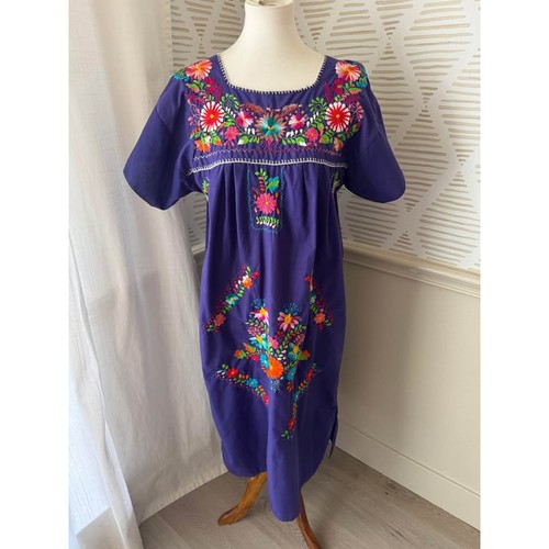 La Chaparrita One Size Embroidered Mexican Pueblo Bonita Peasant Dress Vintage