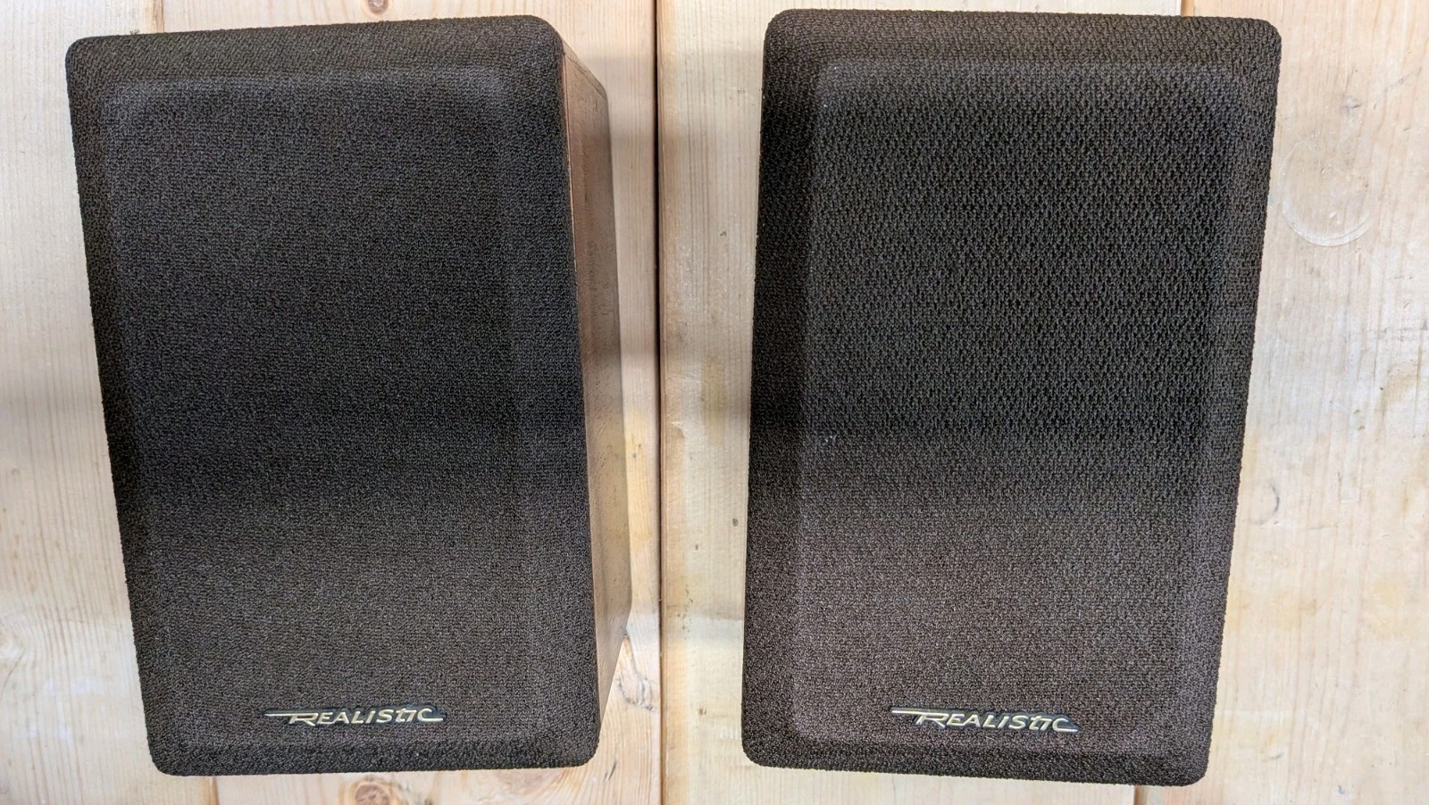 Realistic MINIMUS-7W (Walnut) vintage audio equipment - eBay listing photo 1