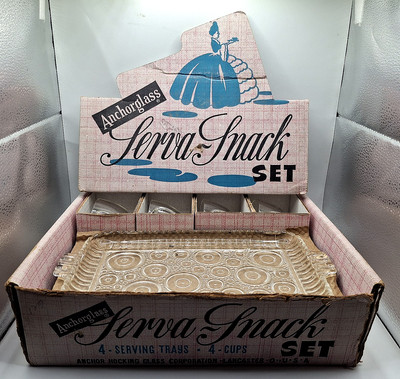 Vintage ANCHOR HOCKING Serva Snack Set, 4 Trays 4 Cups, Original Box, 1960s