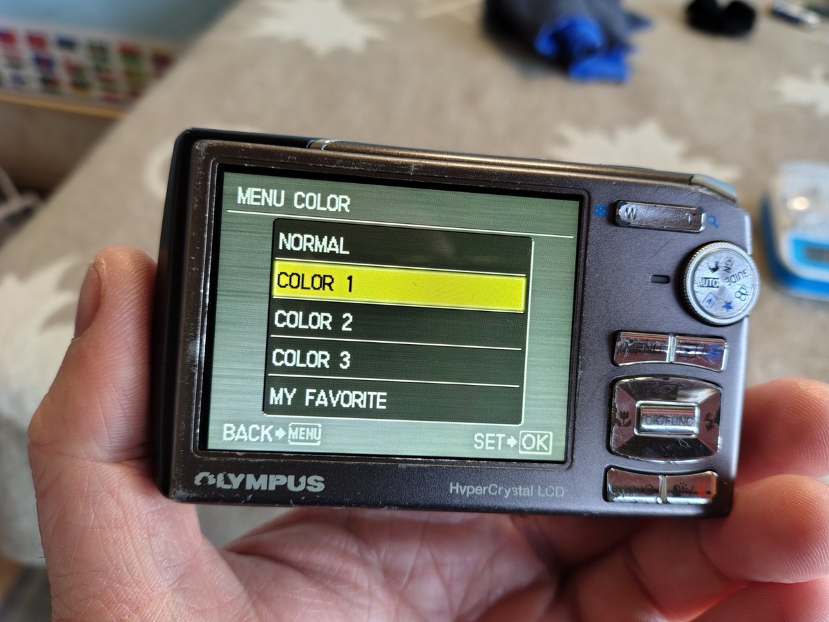 Olympus Stylus 1010 / µ (mju) 1010 10.1MP Digital Camera - Black