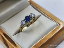Excellent Conditin 9ct Yellow Gold Ring With Blue Sapphire Size M Hallmarked