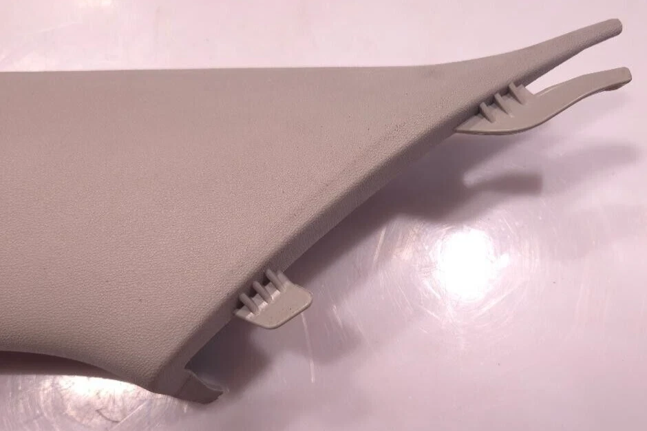 05-11 HYUNDAI ACCENT FRONT DRIVER SIDE A-PILLAR TRIM PANEL P/N 85810-1E000 OEM - Image 3 of 4