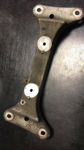 BMW E81 E82 E87 E90 E91 E92 E93 X1 E84 OEM AUTO GETRIEBETRÄGER TRÄGER 6778059