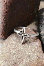 James Avery Retired Cross Ring Size 8.5 Sterling Silver