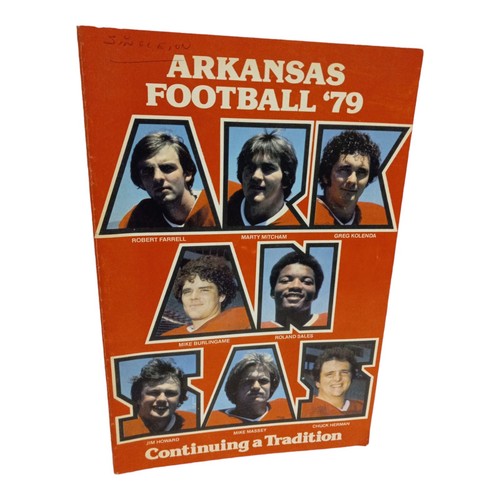 1979 ARKANSAS FOOTBALL MEDIA GUIDE Yearbook LOU HOLTZ Program Press
