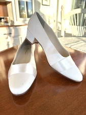 David's Bridal Wedding Pumps, 9 M, Michaelangelo,  1"  Block Heel, Dyable White
