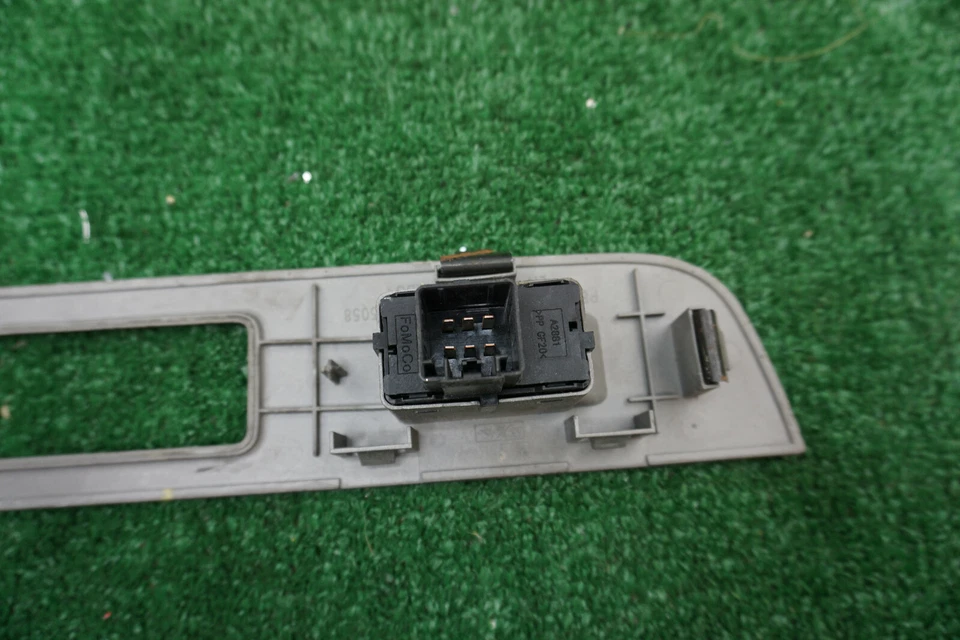 Interruptor de ventana trasero derecho Toyota Avalon 1995 OEM Foto 3 de 4