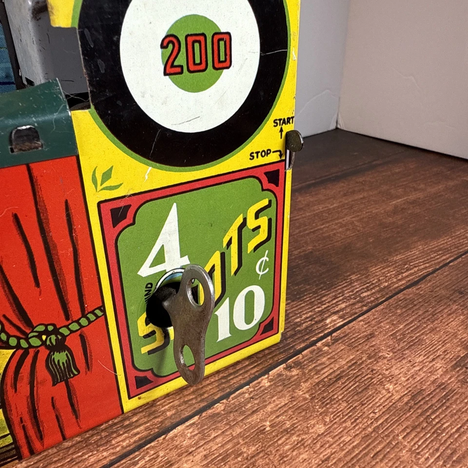De colección Wyandotte MODELO GALERÍA DE TIRO Juego Arcade Cuerda de Hojalata CON LLAVE Foto 2 de 4
