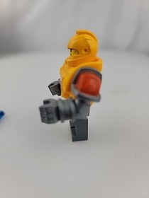 LEGO Battle Suit Axl minifigure NEXO Knights With Shield 