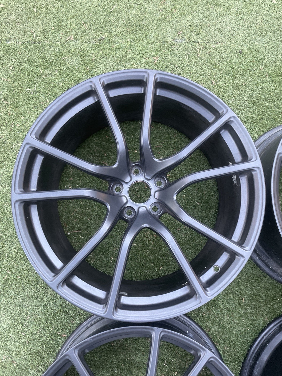 McLaren 570S Wheels Set Charcoal P/N 13B0574CP
