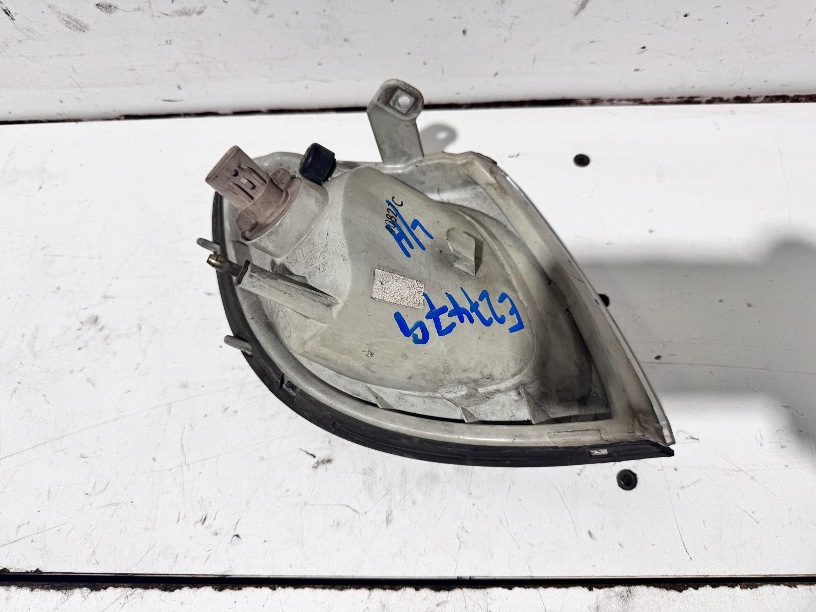 Hyundai Trajet Left Corner Light FO 05/2000-11/2006 - thumbnail 3