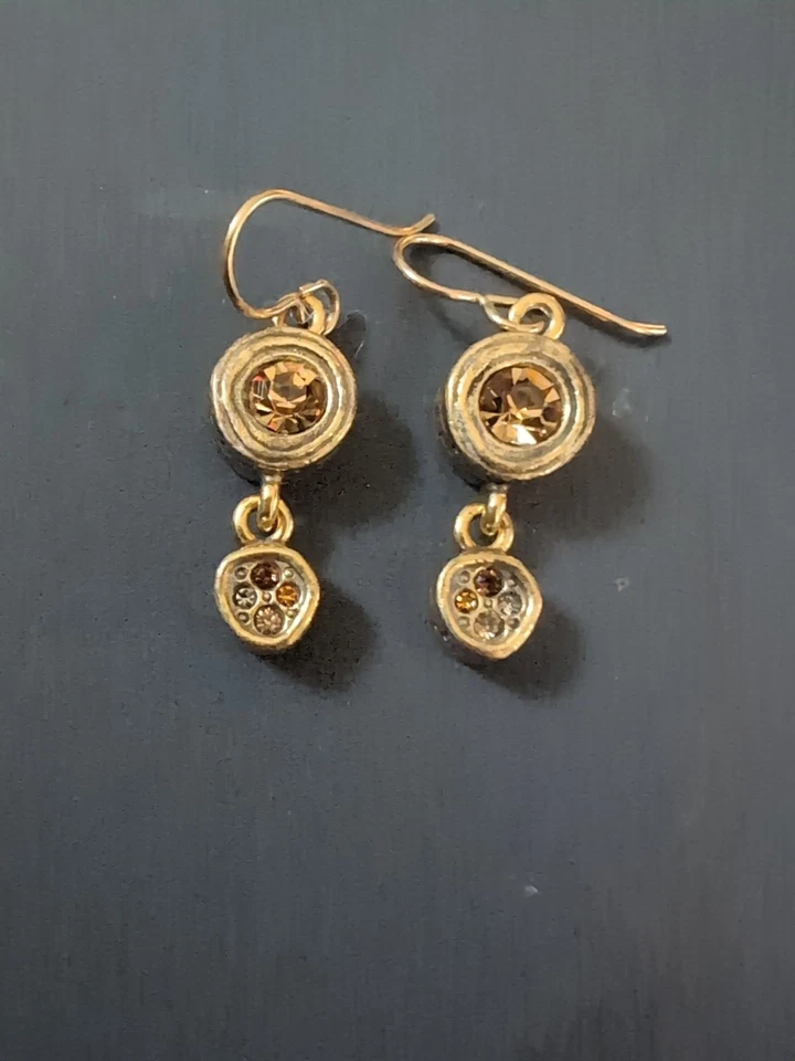 Patricia Locke Signed Gold Tone Dangle Earrings With Champagne Colored Crystals - Image 2 of 4