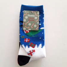 Mens Holiday Crew Socks Flying Santa Christmas Presents 2 Pair