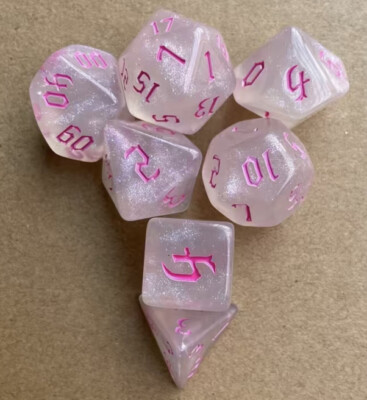 Polyhedral 7 Würfel Set Pink Hex Girl Clear Dungeons And Dragons Plus Gratis Geschenk