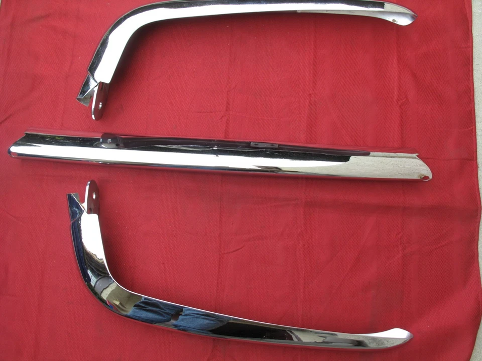 Jaguar S-Type 1968/420 parachoques trasero 3 piezas Daimler sin usar Foto 2 de 4