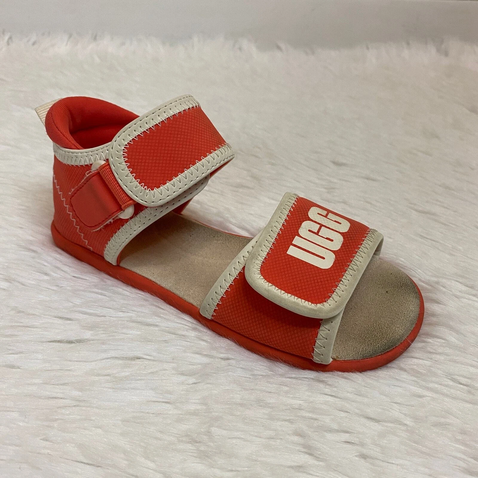 Sandalo pop corallo regolabile UGG per bambini taglia 12 casual GUC