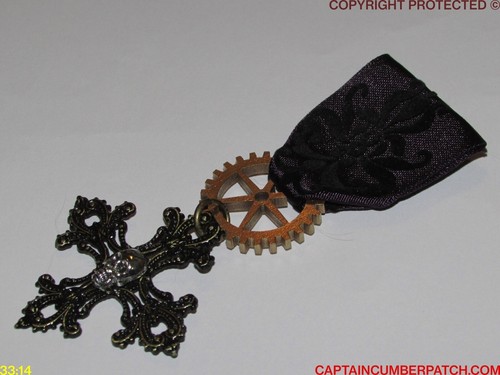 Steampunk badge brooch pin drape Medal black cross #MSK21 - Picture 3 of 5