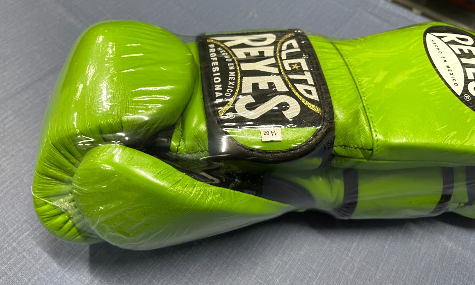 LIMON GREEN REYES Boxing belt type sparring Gloves Made in Mexico 14oz