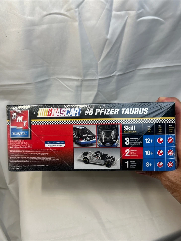 #6 Pfizer Taurus AMT 1:25th scale Ford Taurus model kit NRFB SEALED PERFECT - Image 4 of 4