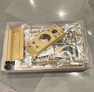 Tamiya 1:35 German King Tiger Tiger II Porsche Turret Tank Kit 35164