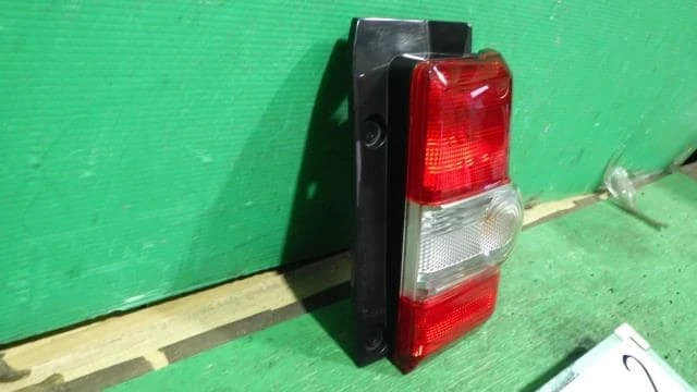 DAIHATSU Move Conte 2011 DBA-L575S Right Tail Light [Used] [PA97169722] - Image 3 of 4