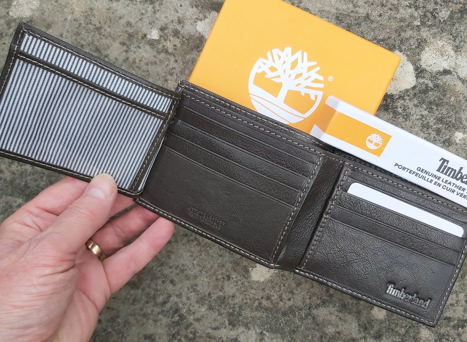 TIMBERLAND Brown STITCH LEATHER BILLFOLD *2 x ID WINDOWS* WALLET Notes 8 Cards