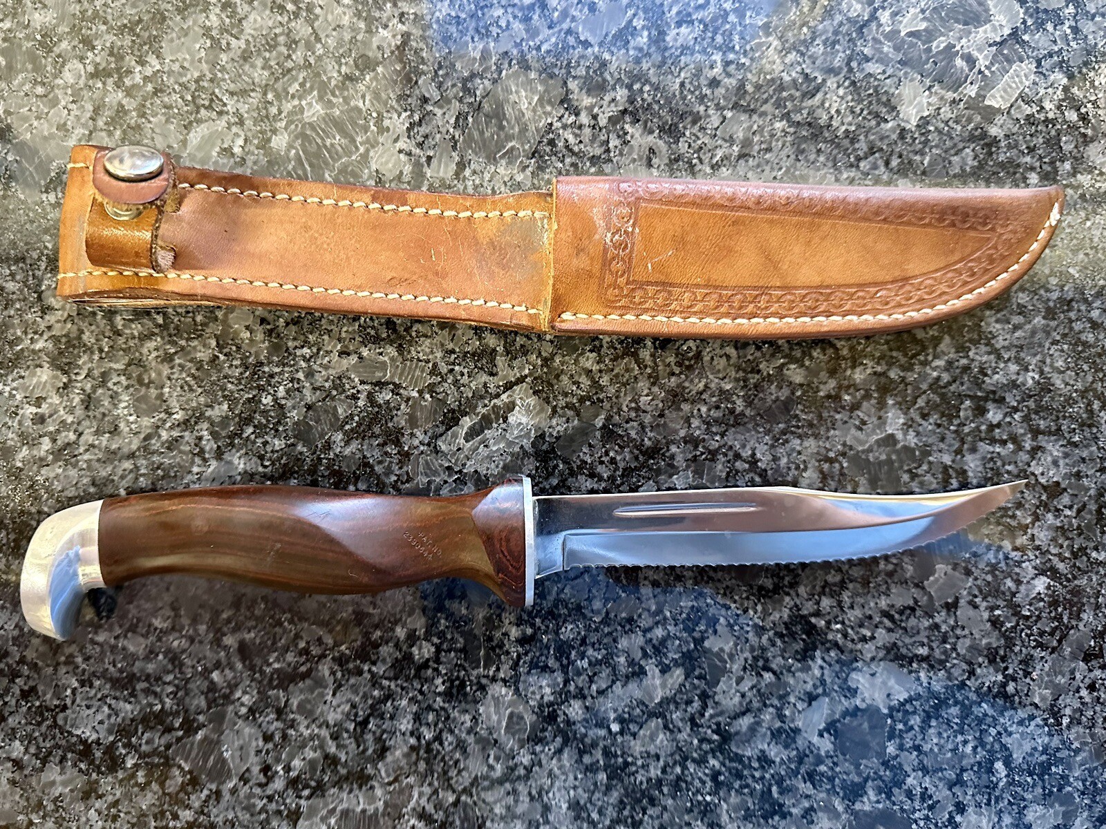 Vintage Legendary Cutco 1069 Serrated Hunting Knife w/ Leather Sheath