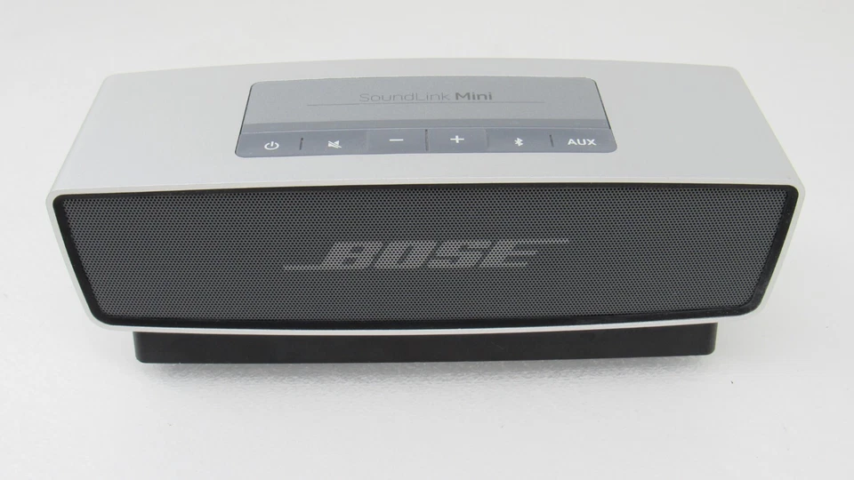 Altavoz portátil móvil inalámbrico Bose SoundLink Mini Bluetooth cargador plateado Foto 4 de 4