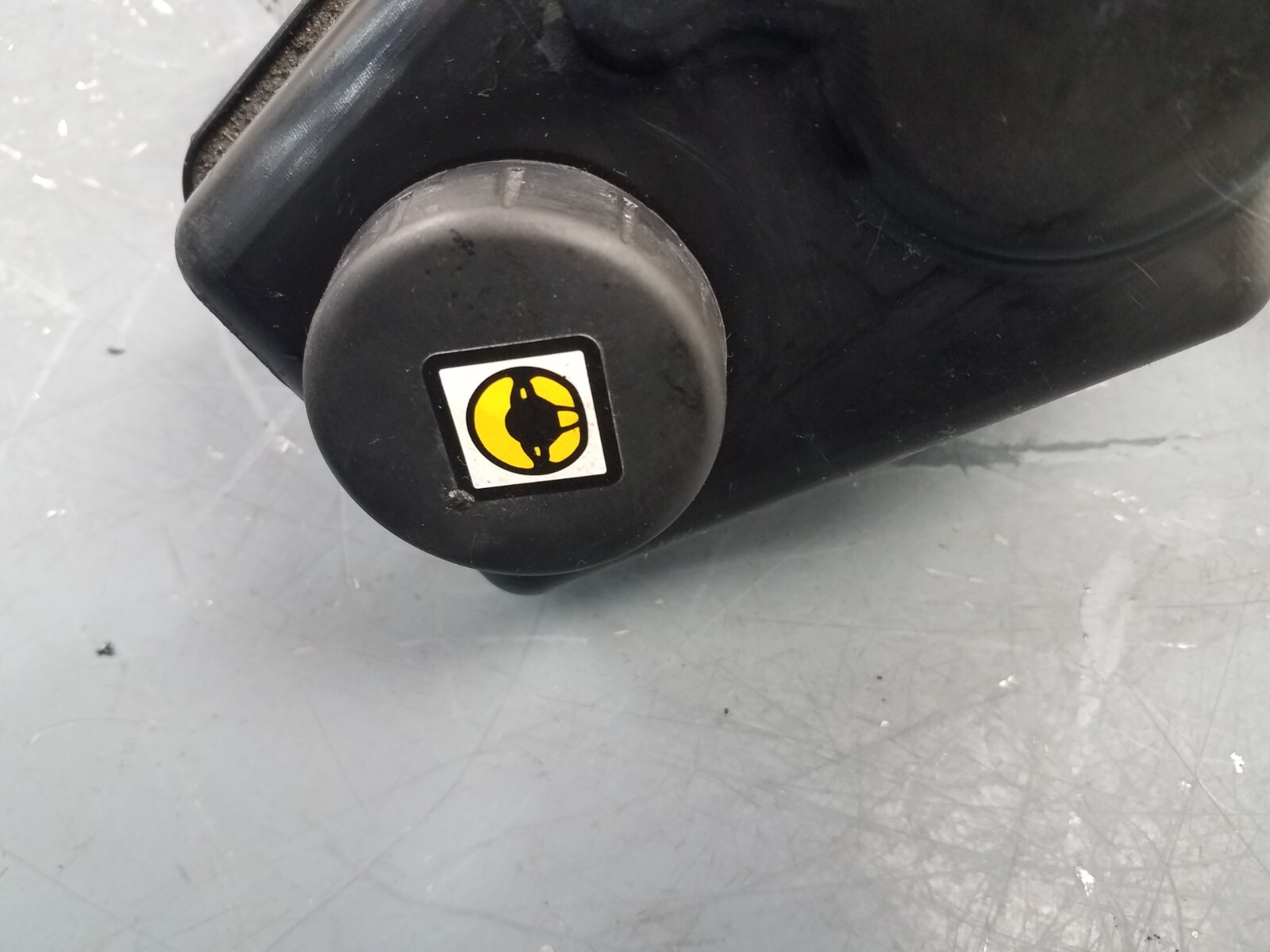 2015 16 17 McLaren 650S Spider Power Steering Pump / Reservoir #3936 H7