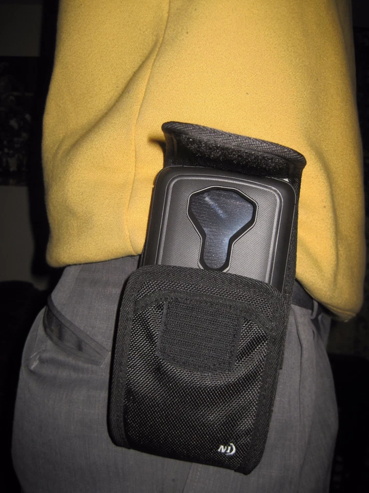IPhone 6 Plus Pouch Extended Nite Ize Cargo  Big And Secure - Image 4 of 4
