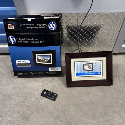HP Digital Picture Frame 7'' Electronic With Remote 800 x 480 Large 128MB Memory