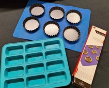 Silicone baking set and mini tart tins