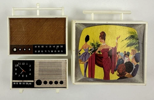 VINTAGE 1960's MATTEL BARBIE GO TOGETHER TELEVISION CLOCK RADIO ACCESSORIES