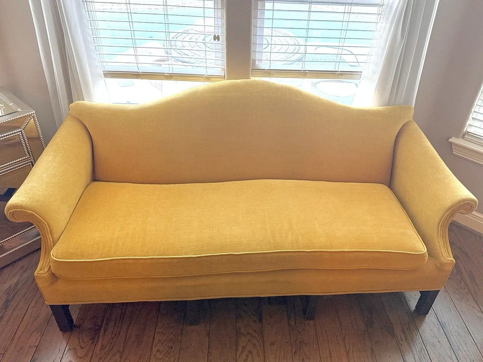 Sofá sofá Chippendale vintage caoba camelback con tapicería nueva Foto 2 de 4