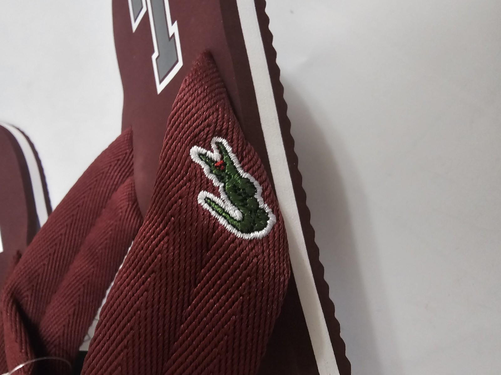 Lacoste Randle Mens Maroon Brand New Size 12 Flip Flops Letter L in Footbed image 4