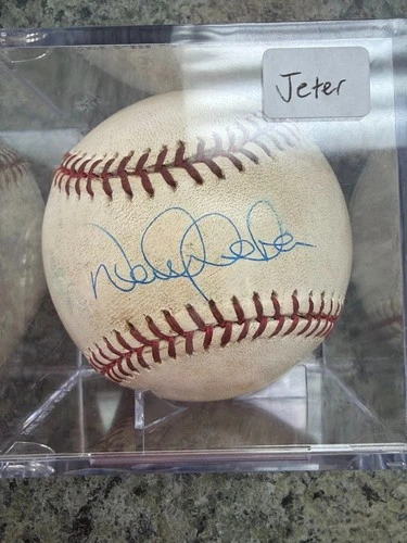 Derek Jeter Autograph Baseball