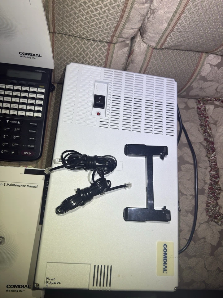 Comdial DX-80 Phone System | Comes with 9 Phones + Manuals & Installation Guides - Image 2 of 4