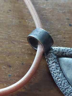 Collier Tribu Rigaux En étain Et Bois Avec Perles - Style Ethnique, Couleur Argenté, Neuf Avec étiquettes