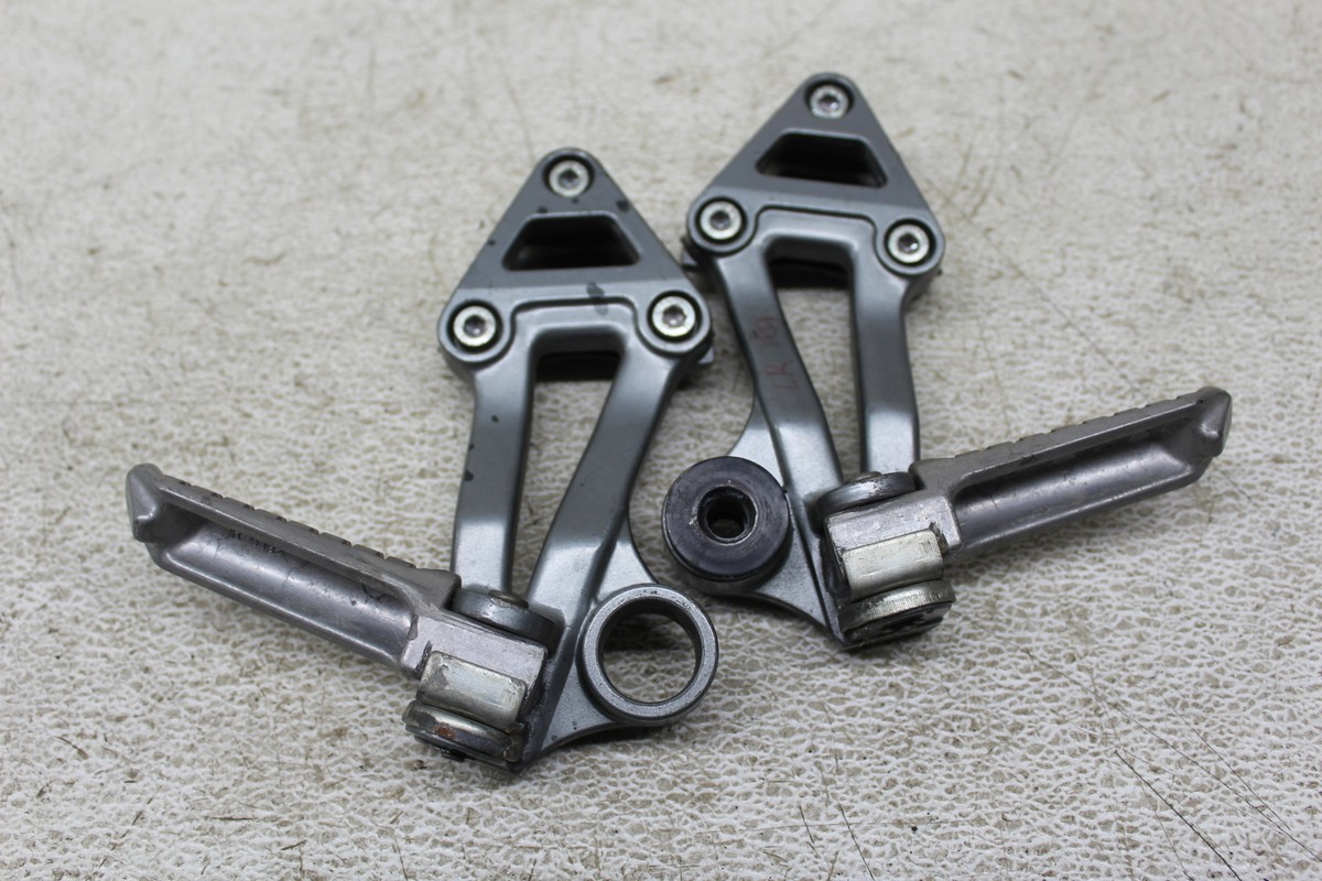1991 KAWASAKI NINJA ZX11 ZX1100C REAR BACK PASSENGER PEG SET PAIR